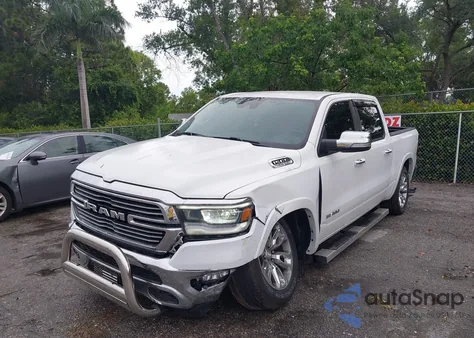 2021 Ram 1500 Laramie 4X2 5'7 Box z USA, uszkodzony, nr VIN 1C6RREJT5MN628655
